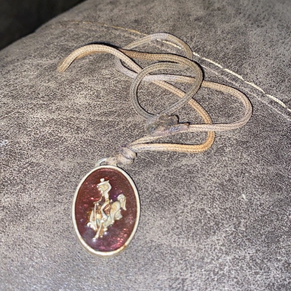 Vintage Bucking horse, cowboy necklace - Picture 2 of 3